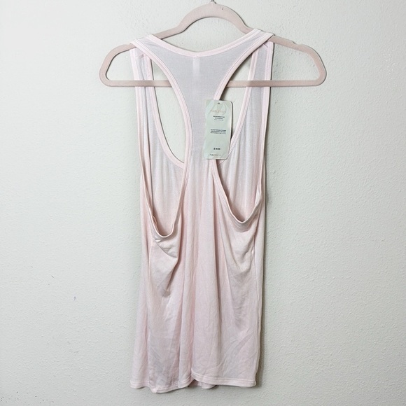 NWT Fabletics  Jess Racerback Tank in blush cream size XL - Picture 4 of 10